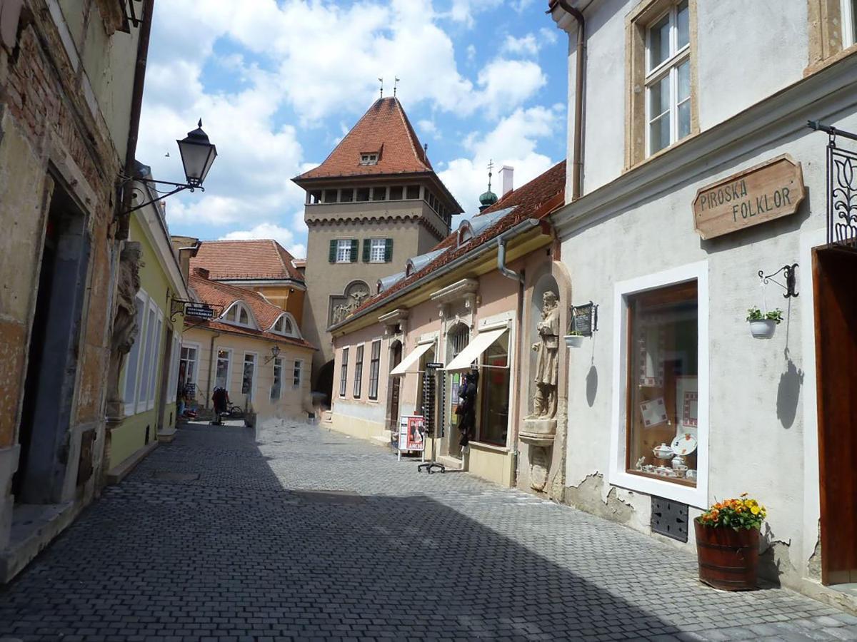 Hősök Tornya Apartman Koszeg Bagian luar foto